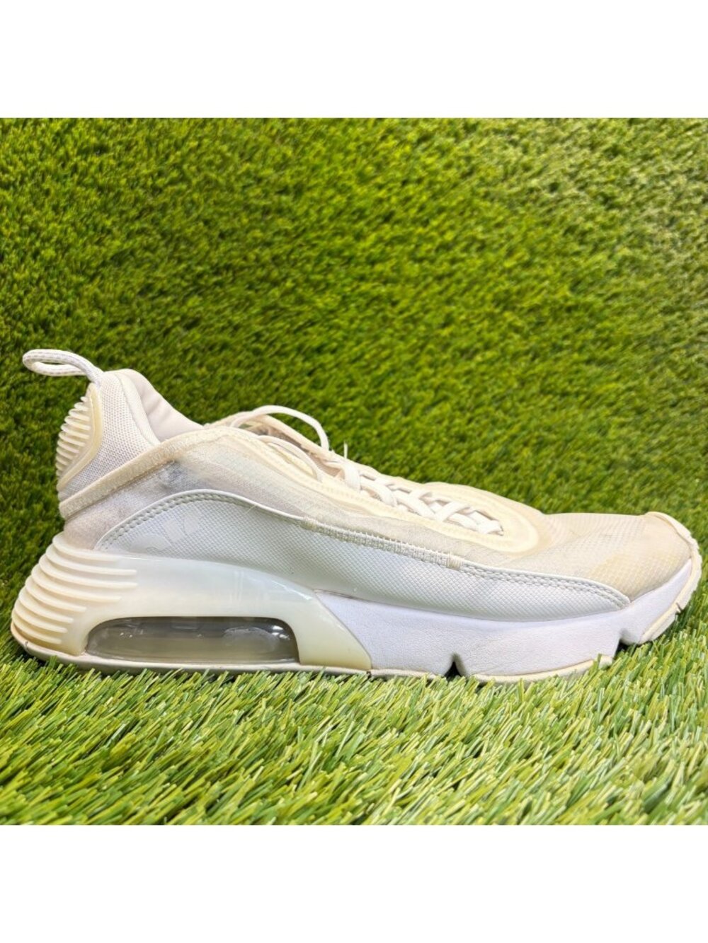 Nike Air Max 2090 Triple White Mens Size 9.5 Athletic Running Shoes Sneakers